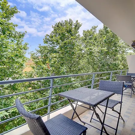 Immogroom - Central - Ac - Terrace - Near Shops Appartement
