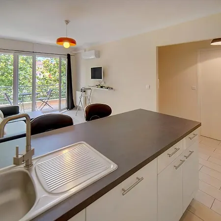 Apartment Immogroom - Central - Ac - Terrace - Near Shops